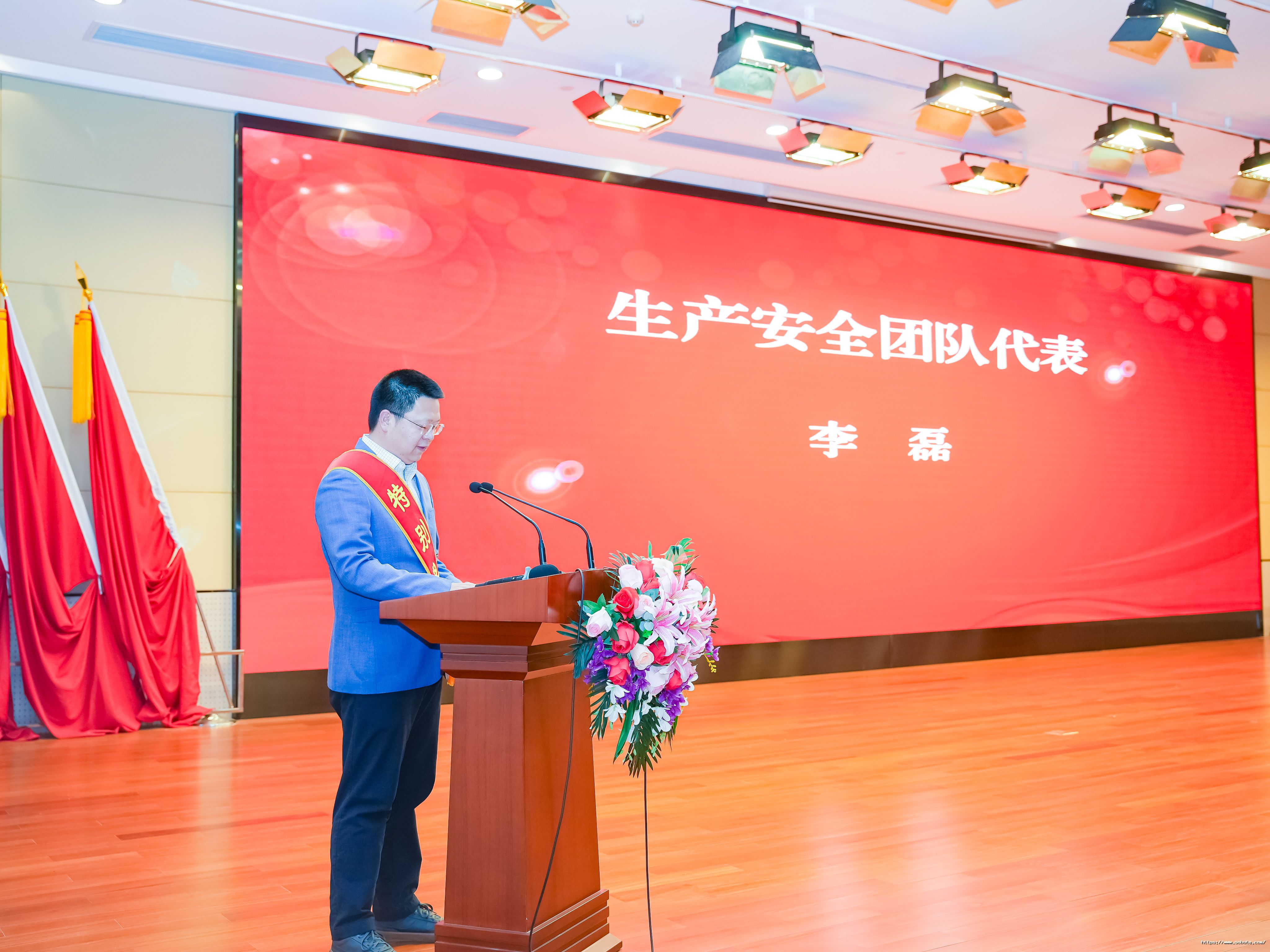 17724392476613864Eyu.jpg 17724392476613864Eyu.jpg